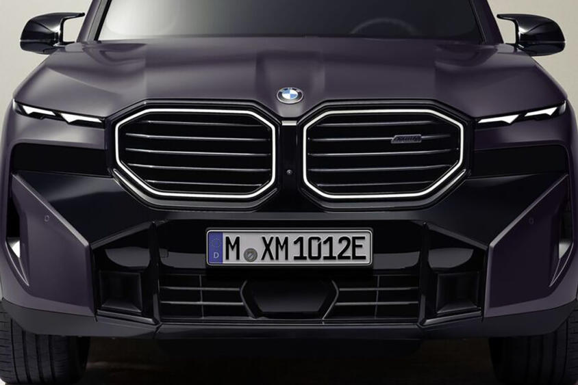 日本への割り当てはたったの１台！　ライフスタイルブランド「Kith」とコラボした世界限定47台の「BMW XM by Kith」の内外装がお洒落すぎた