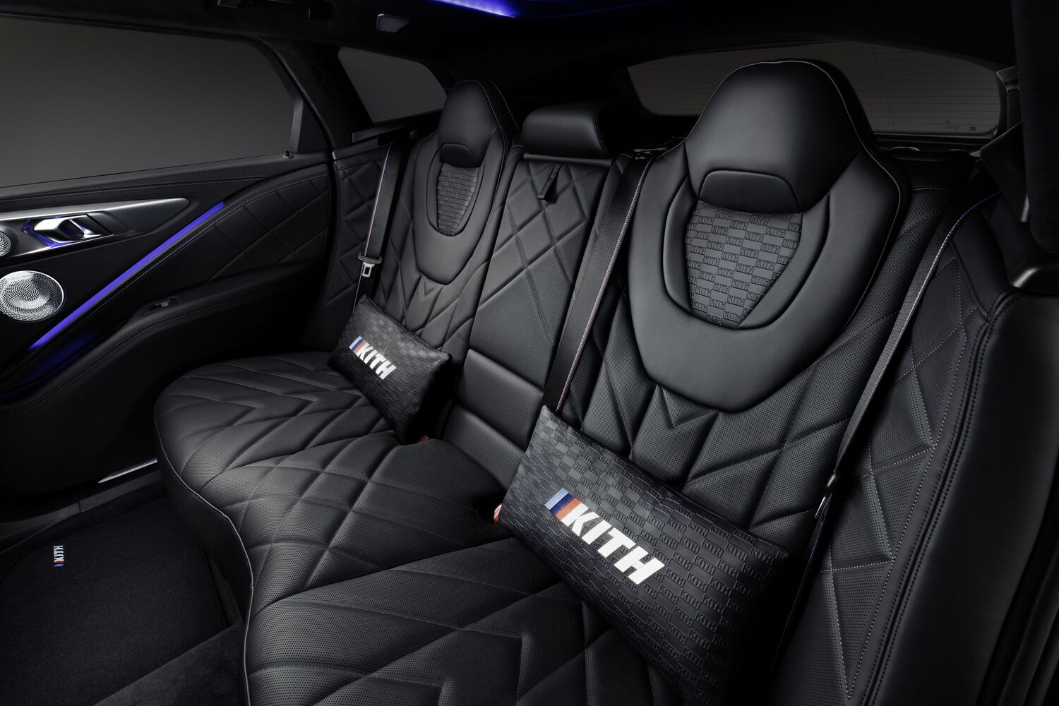 BMW XM by Kithの室内