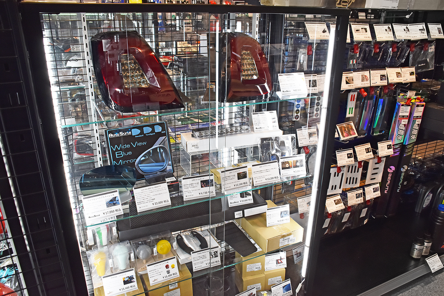 スーパーオートバックス東福岡店内に誕生したAPIT PERFORMANCE GARAGE＆HKS GATE FUKUOKA 〜 画像9