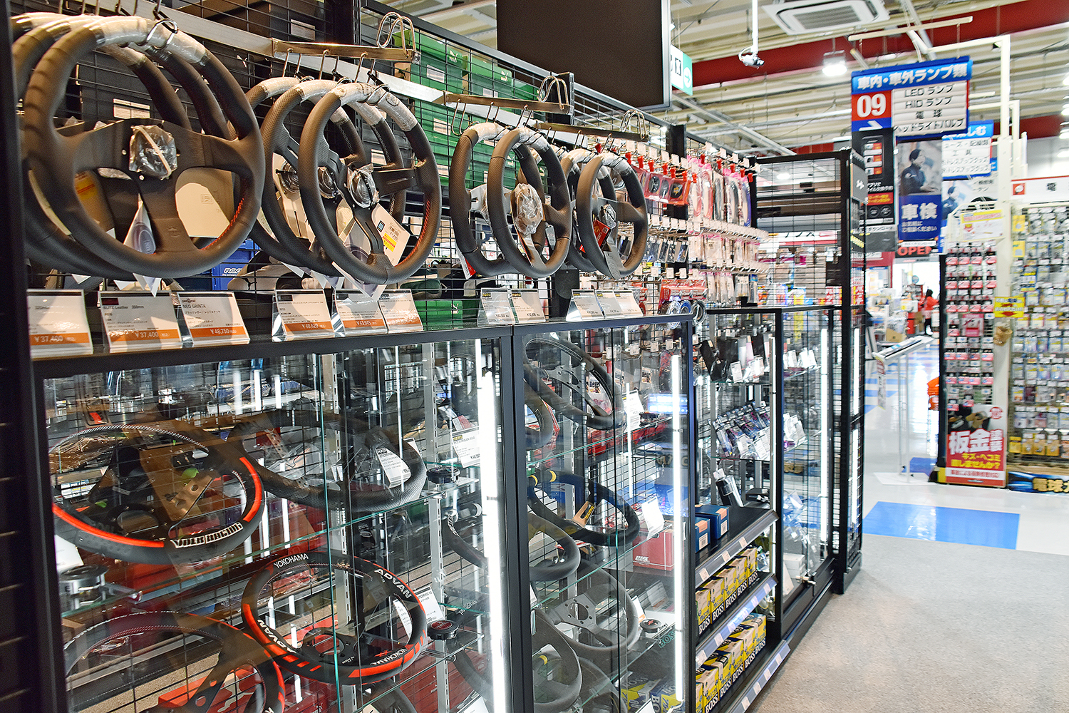 スーパーオートバックス東福岡店内に誕生したAPIT PERFORMANCE GARAGE＆HKS GATE FUKUOKA 〜 画像19