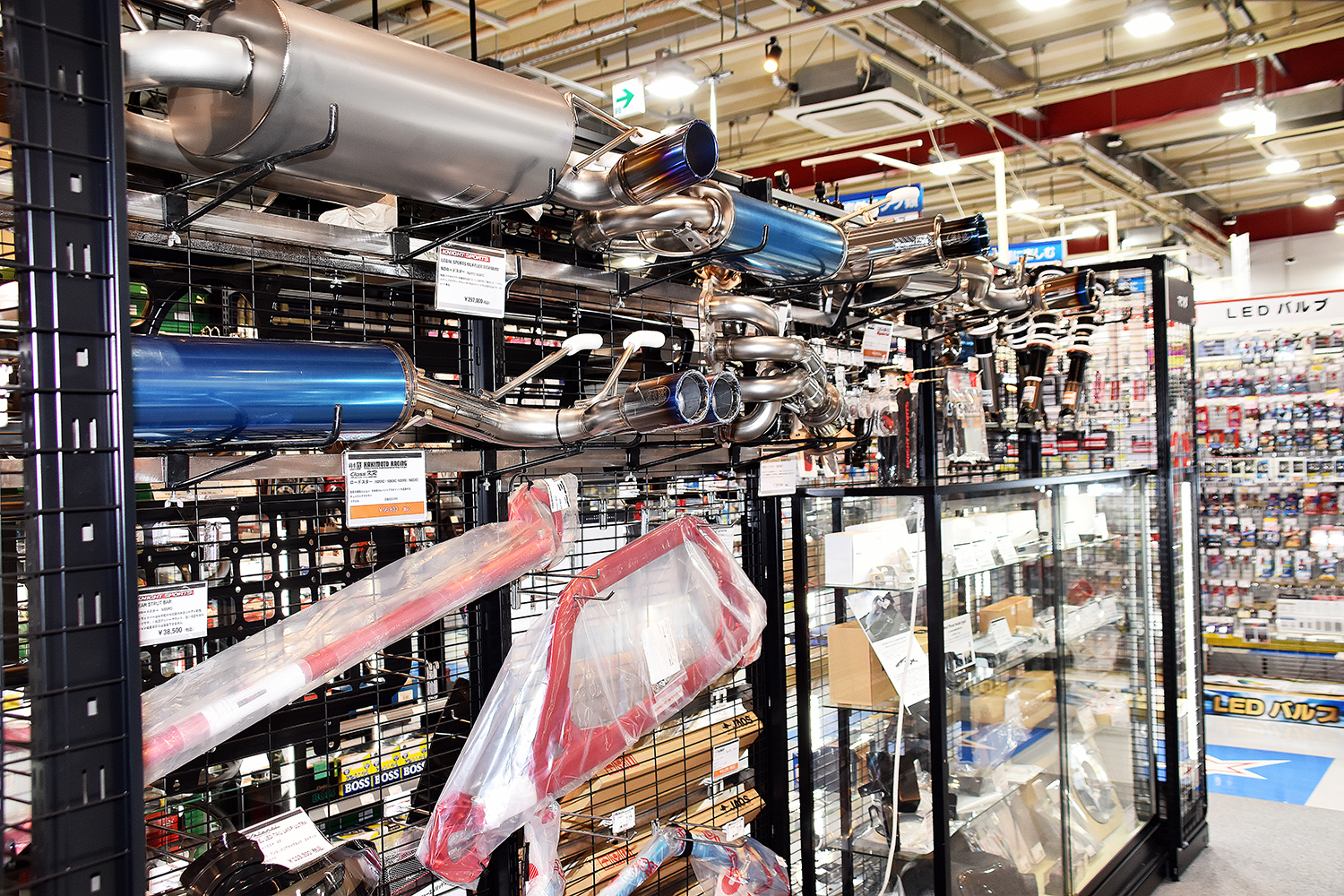 スーパーオートバックス東福岡店内に誕生したAPIT PERFORMANCE GARAGE＆HKS GATE FUKUOKA 〜 画像79
