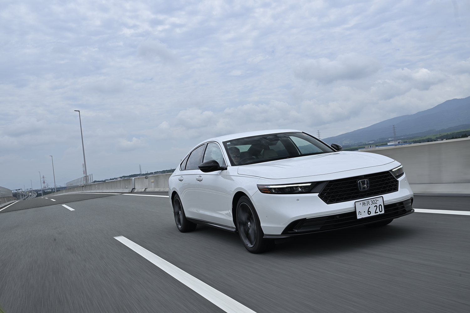 中谷明彦がホンダ・アコードの新グレード「e:HEV Honda SENSING 360+」に試乗 〜 画像43