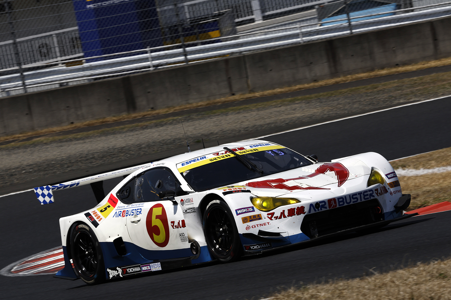 5号車：TEAM MACH