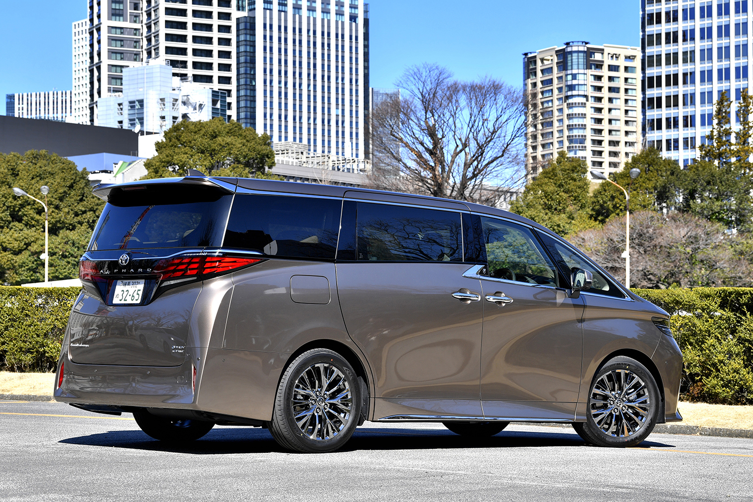 トヨタ・アルファードPHEV 〜 画像7