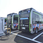 【画像】走りながらワイヤレスで充電できるEVバスが大阪万博で運行中！　夢の技術はどんな仕組み？ 〜 画像1