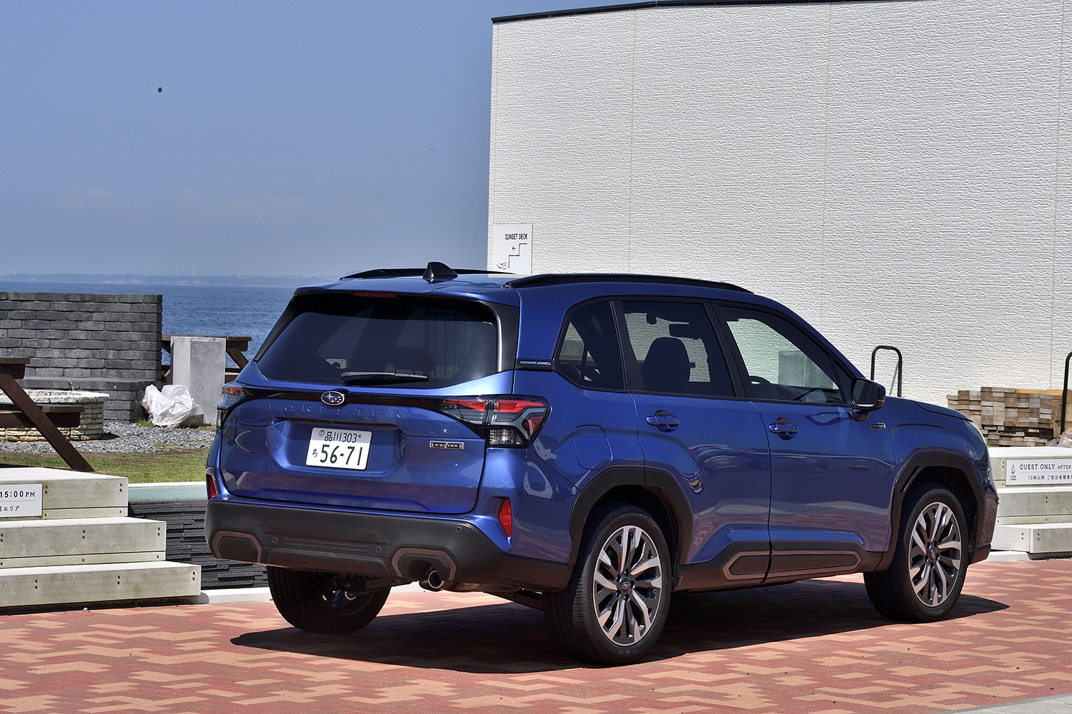 新型フォレスターPremium EXのリヤスタイリング