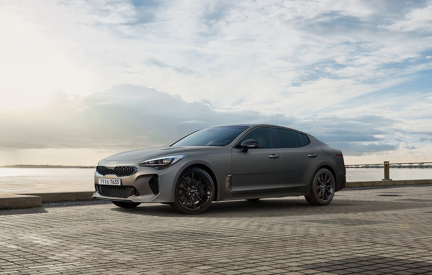 KIA スティンガー