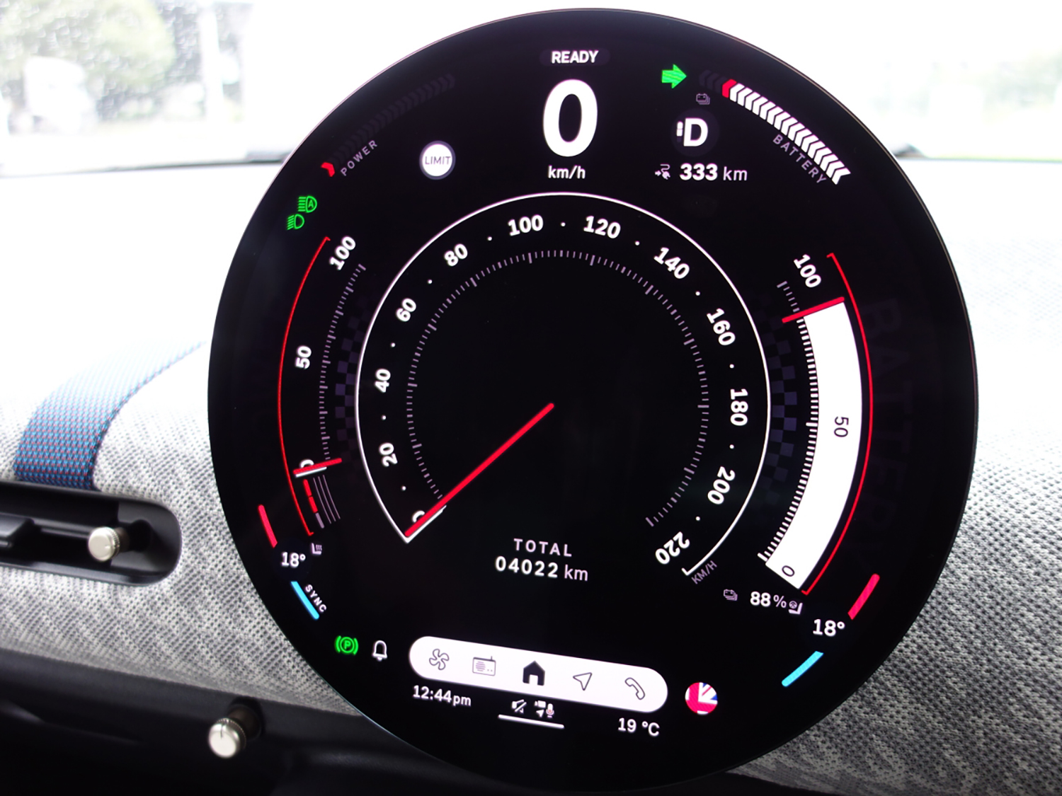 モデルチェンジのたびにデカくなるモニターのメリットはどこにある？ 〜 画像14