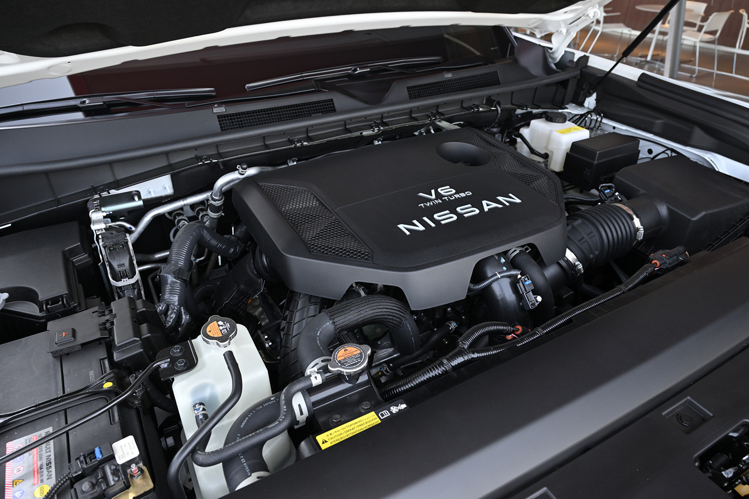 日産パトロール（海外モデルのエンジン）