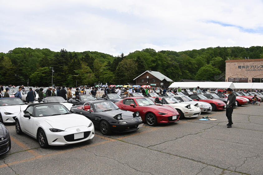 初夏の軽井沢をロードスターが占拠！　どんだけ盛り上がるんだの「ロードスター軽井沢ミーティング」の熱気にノックダウン