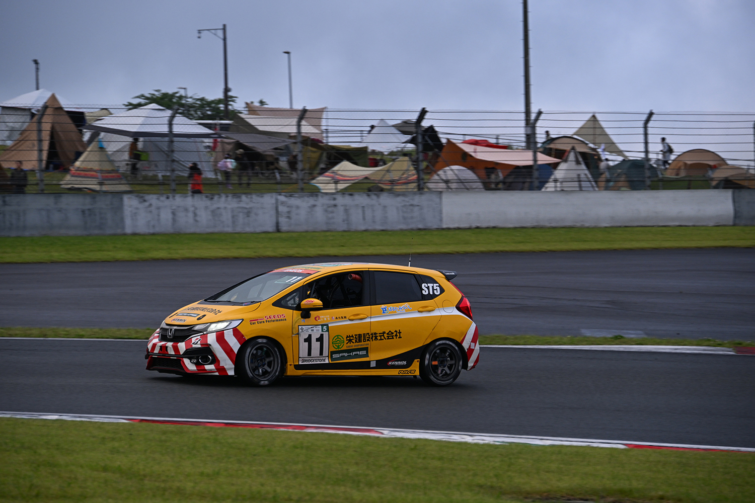 スーパー耐久に参戦するST5Fクラスの車両