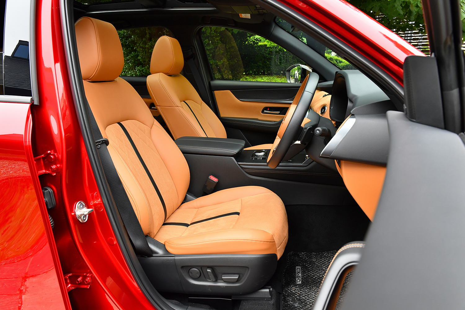 マツダ CX-60の車内