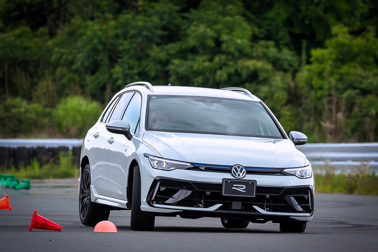 VW ゴルフRヴァリアント 〜 画像11