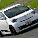 【画像】こんな「お宝車」もう二度と出ない！　トヨタの弾丸ハッチ「iQ GRMN」がクルマ好きにドンズバすぎる!! 〜 画像12