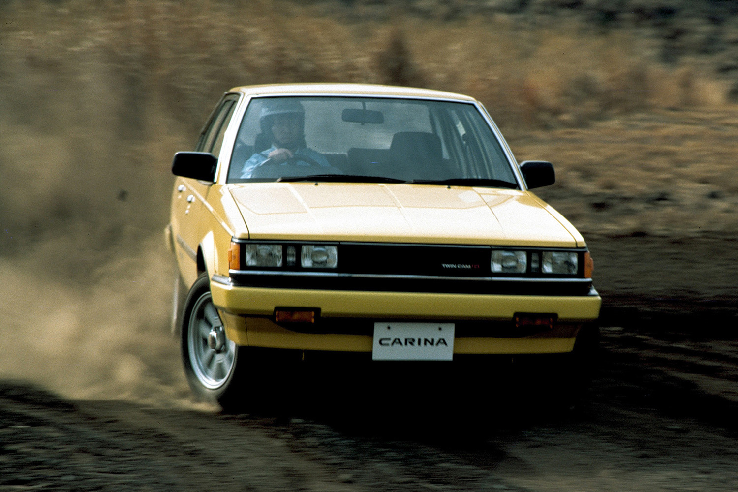 トヨタ・カリーナGTRの走行シーン