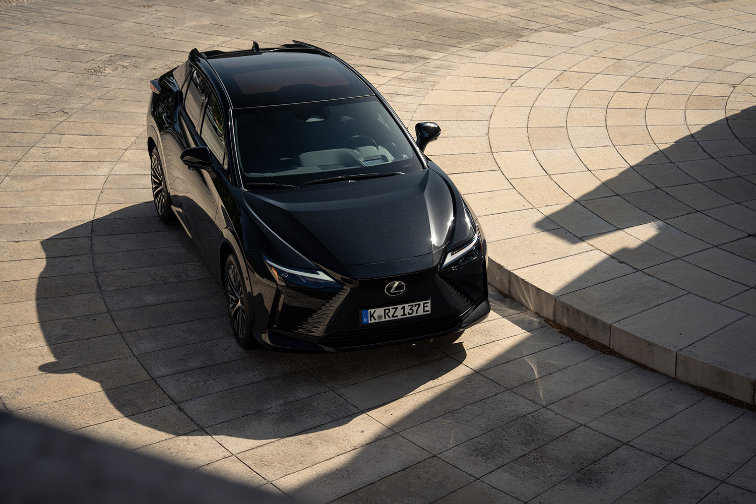 ステア・バイ・ワイヤを採用してきた「レクサスRZ550e “F SPORT”」の切れ味を一度体験したら戻れない 〜 画像9