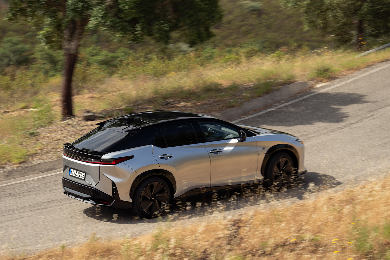 ステア・バイ・ワイヤを採用してきた「レクサスRZ550e “F SPORT”」の切れ味を一度体験したら戻れない 〜 画像48