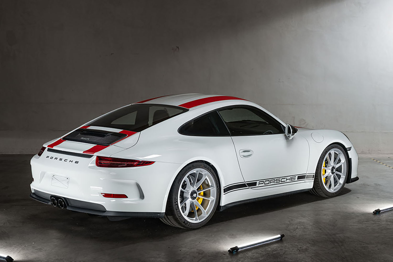 MANトラックを落札すれば６台の新車同然で激レアなポルシェ911も手に入る激アツ物件 〜 画像7