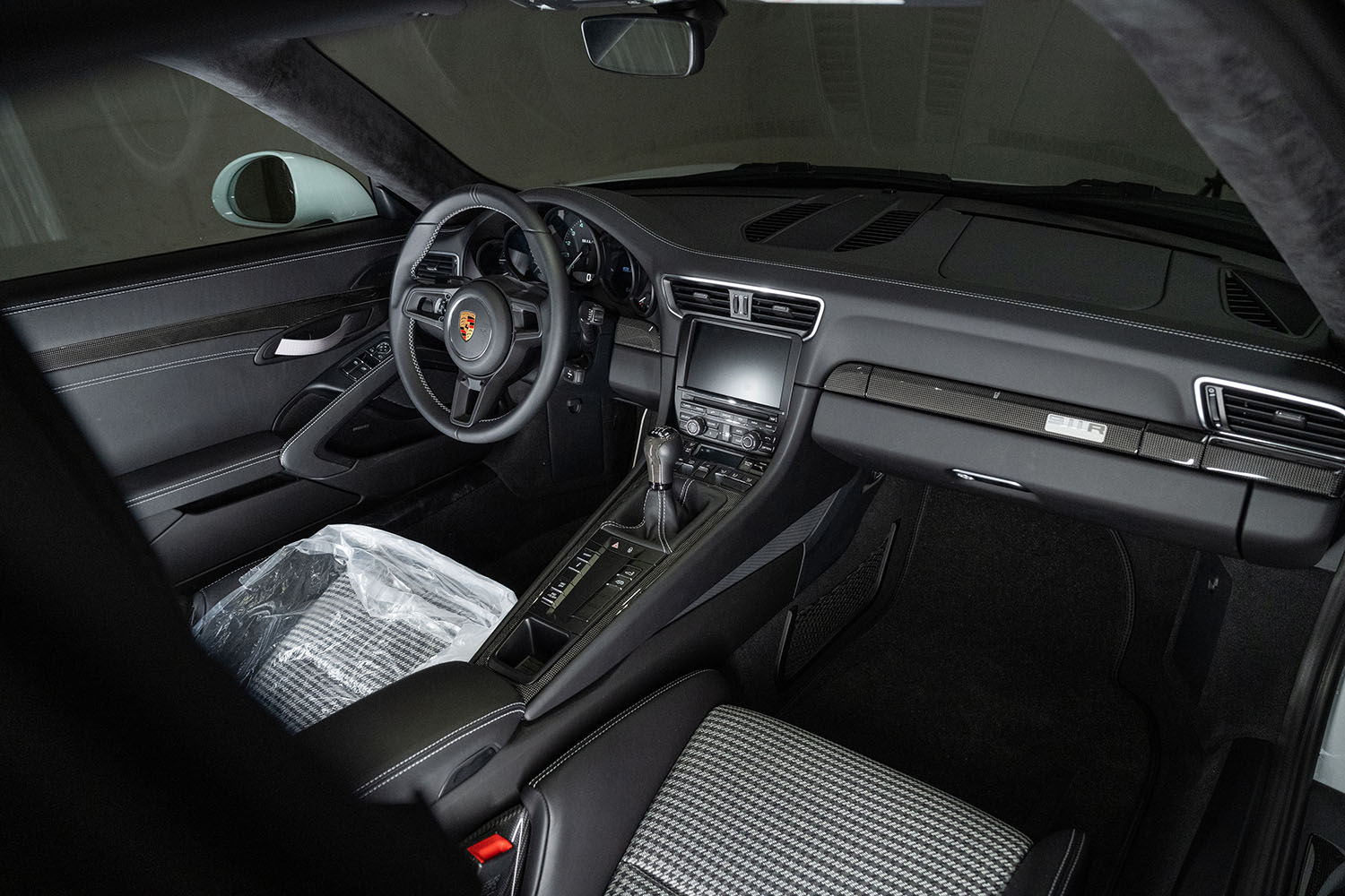 MANトラックを落札すれば６台の新車同然で激レアなポルシェ911も手に入る激アツ物件 〜 画像8