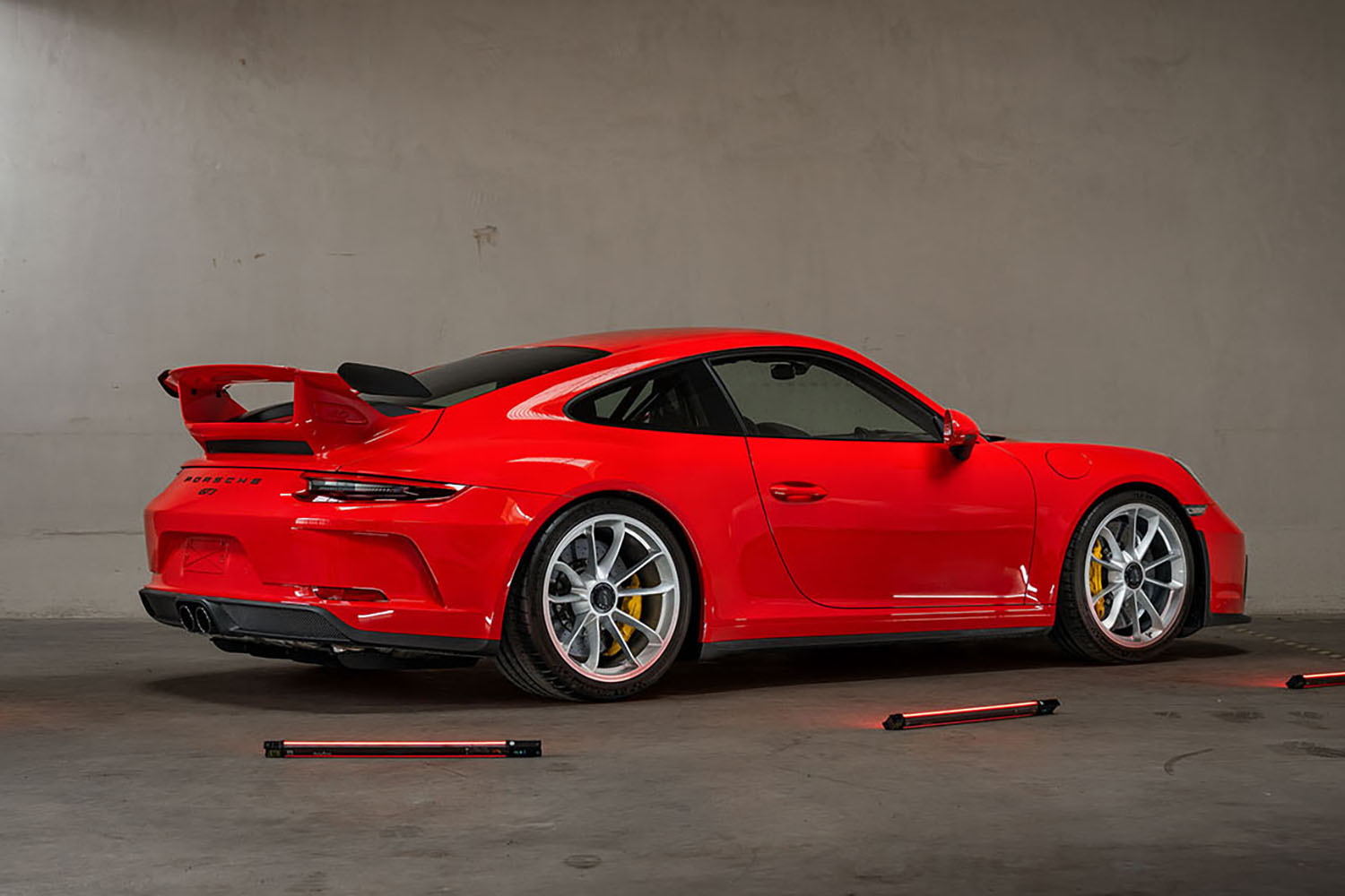 MANトラックを落札すれば６台の新車同然で激レアなポルシェ911も手に入る激アツ物件 〜 画像10