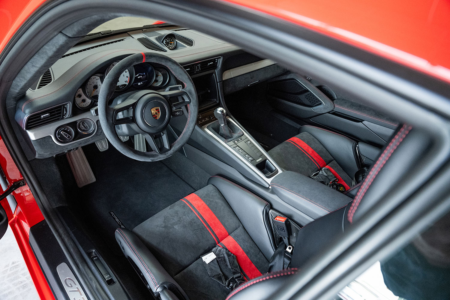 MANトラックを落札すれば６台の新車同然で激レアなポルシェ911も手に入る激アツ物件 〜 画像11