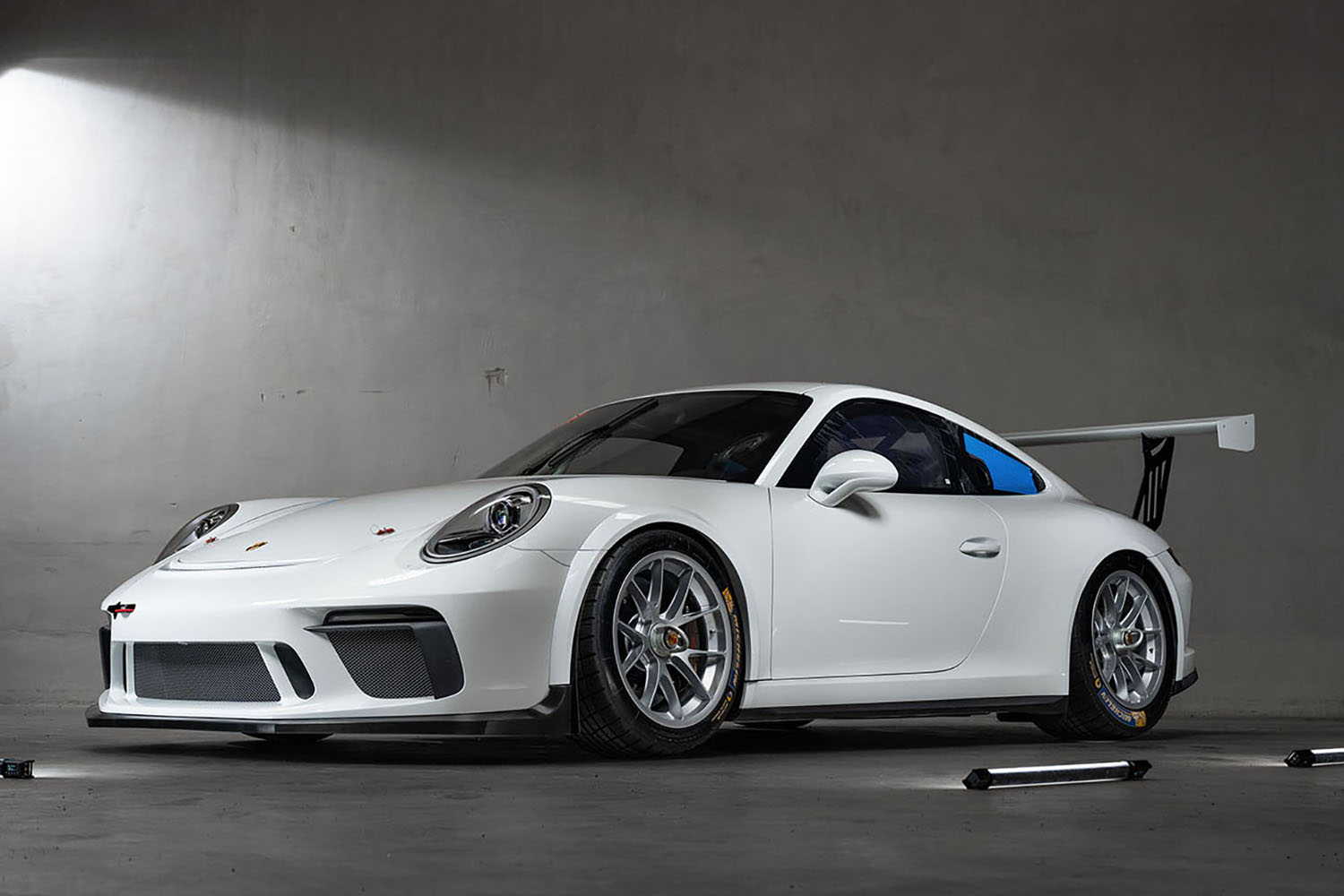 ポルシェ911 GT3カップのフロントスタイリング 〜 画像15