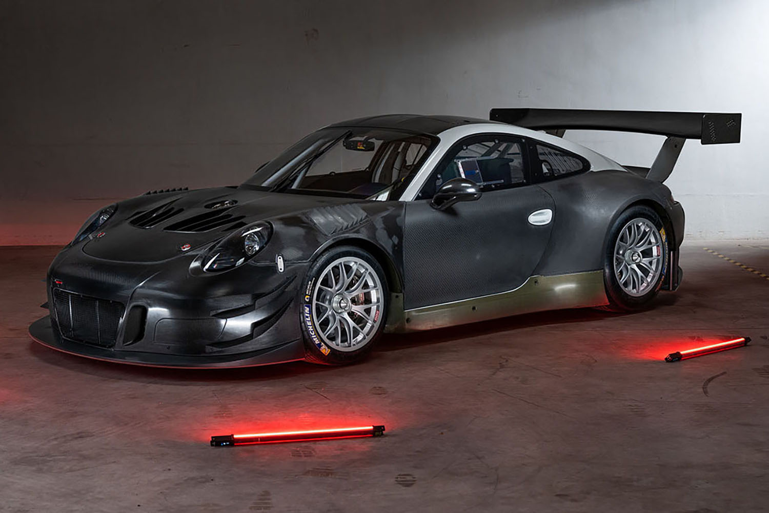 ポルシェ911GT3カップRのフロントスタイリング 〜 画像18
