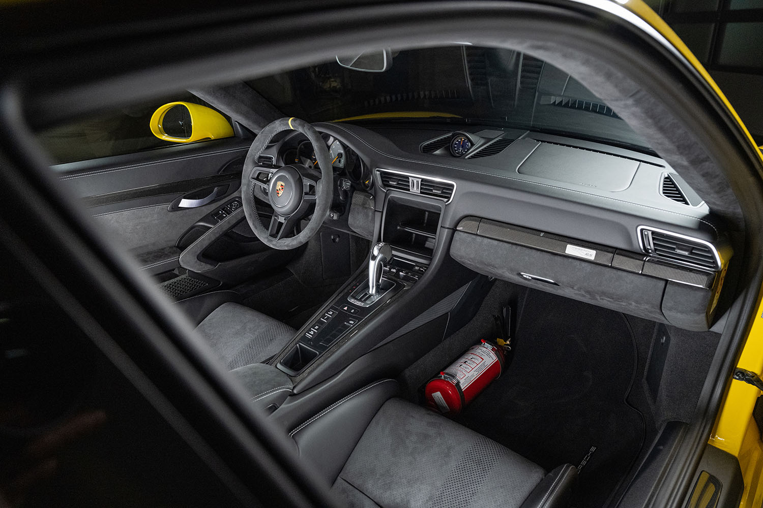 MANトラックを落札すれば６台の新車同然で激レアなポルシェ911も手に入る激アツ物件 〜 画像23