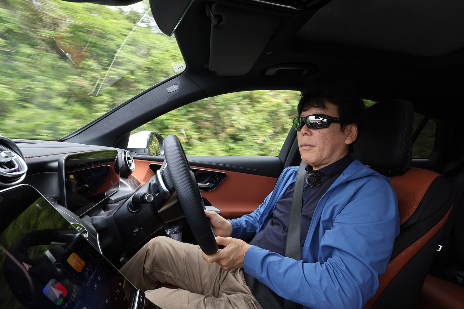 アドバンスポーツV107を履いたメルセデス・ベンツGLCクーペをドライブする中谷明彦さん 〜 画像19