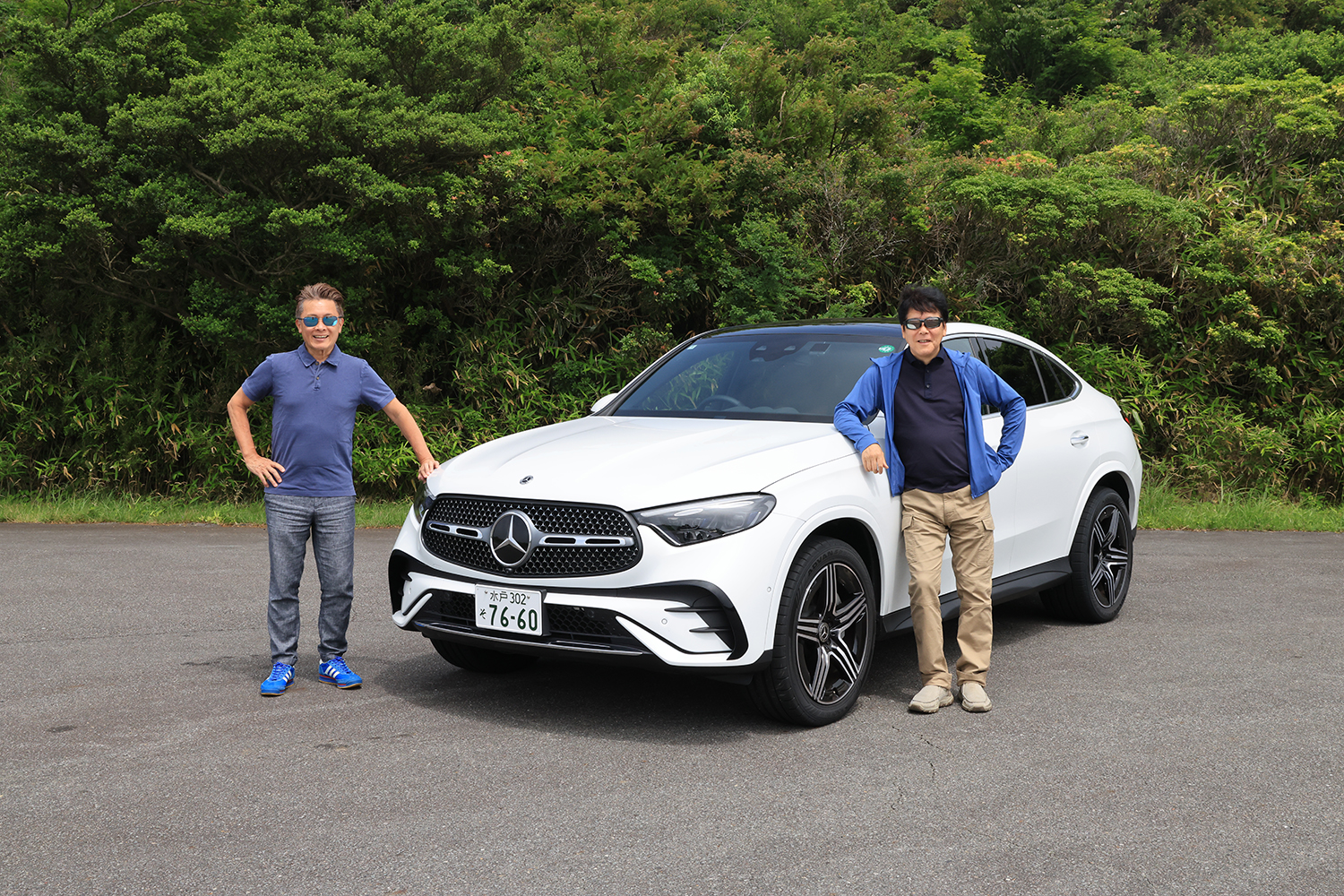 アドバンスポーツV107を履いたメルセデス・ベンツGLCクーペと中谷明彦さんと桂伸一さん