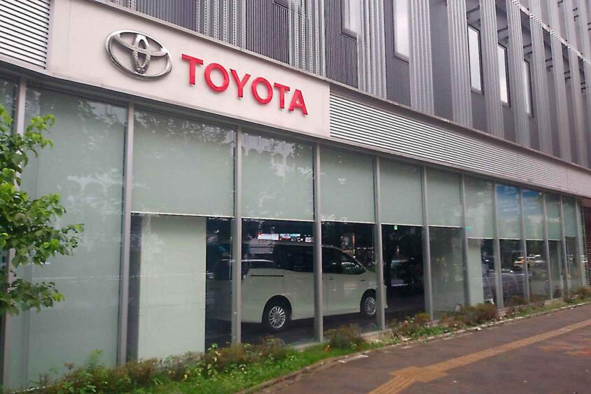 新車ディーラーも「月曜・床屋」「火曜・美容室」「水曜・不動産屋」みたいに休みを決めない？　業界で定休日を統一すれば新車購入の流動性も高まる