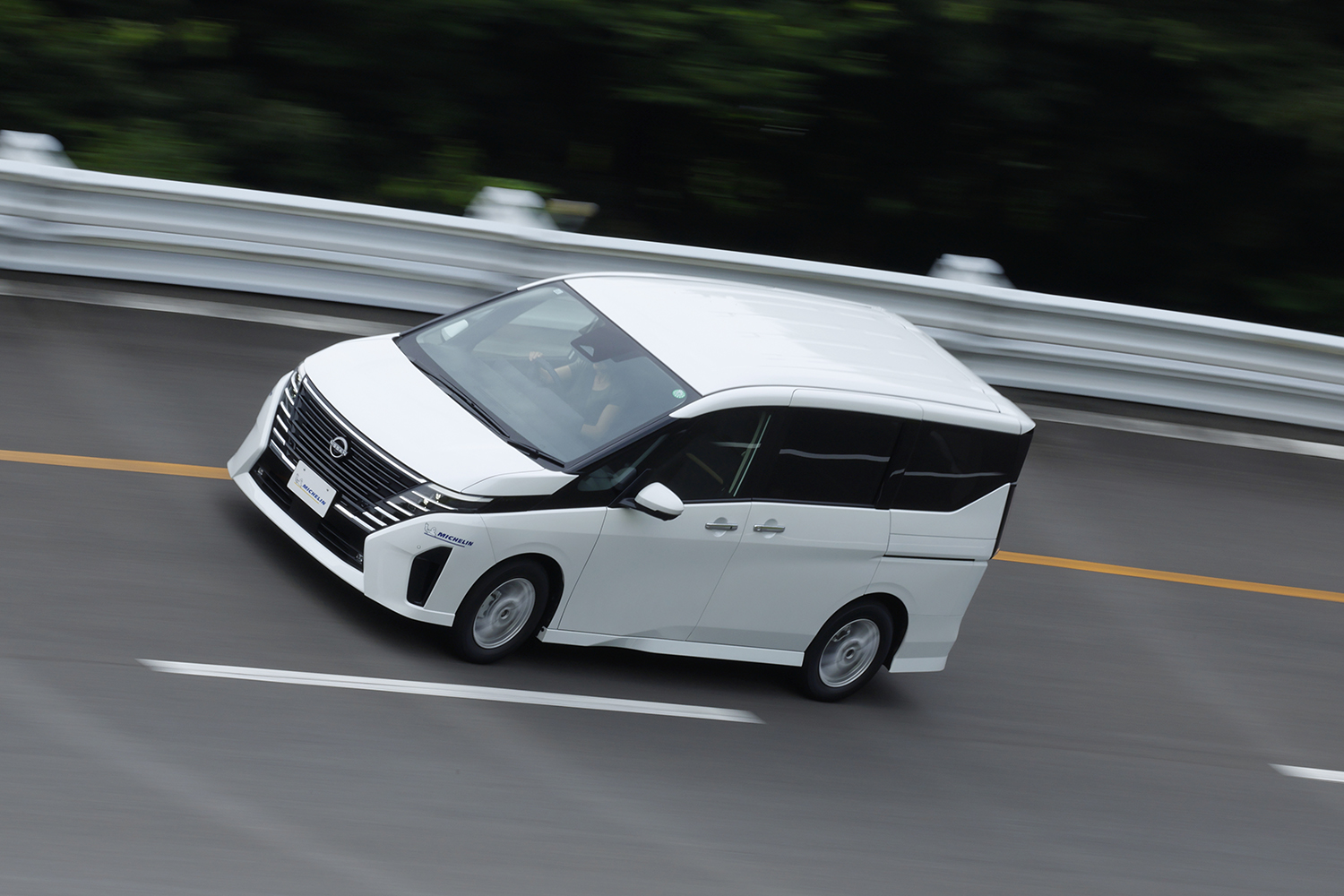 ミシュラン・プライマシー5を履いた日産セレナ 〜 画像65