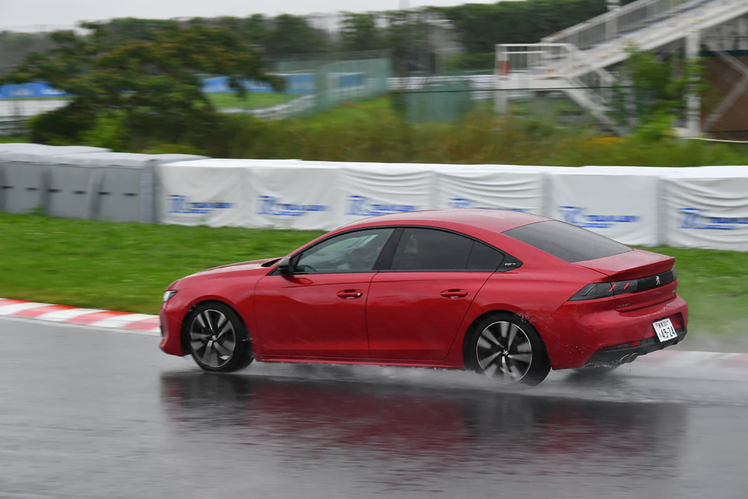 雨天時のサーキット走行
