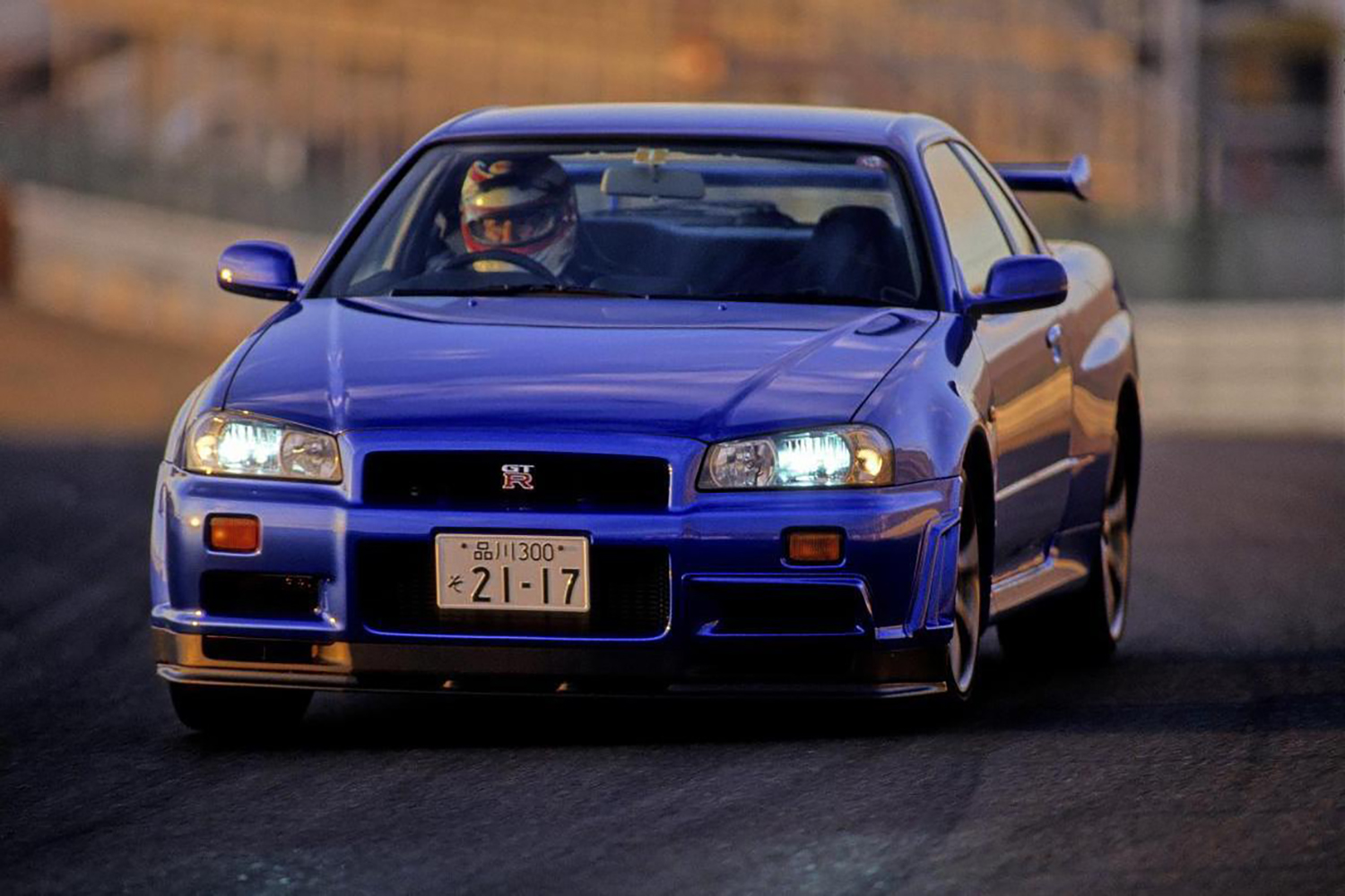 日産スカイラインGT−R Vスペックの走行シーン