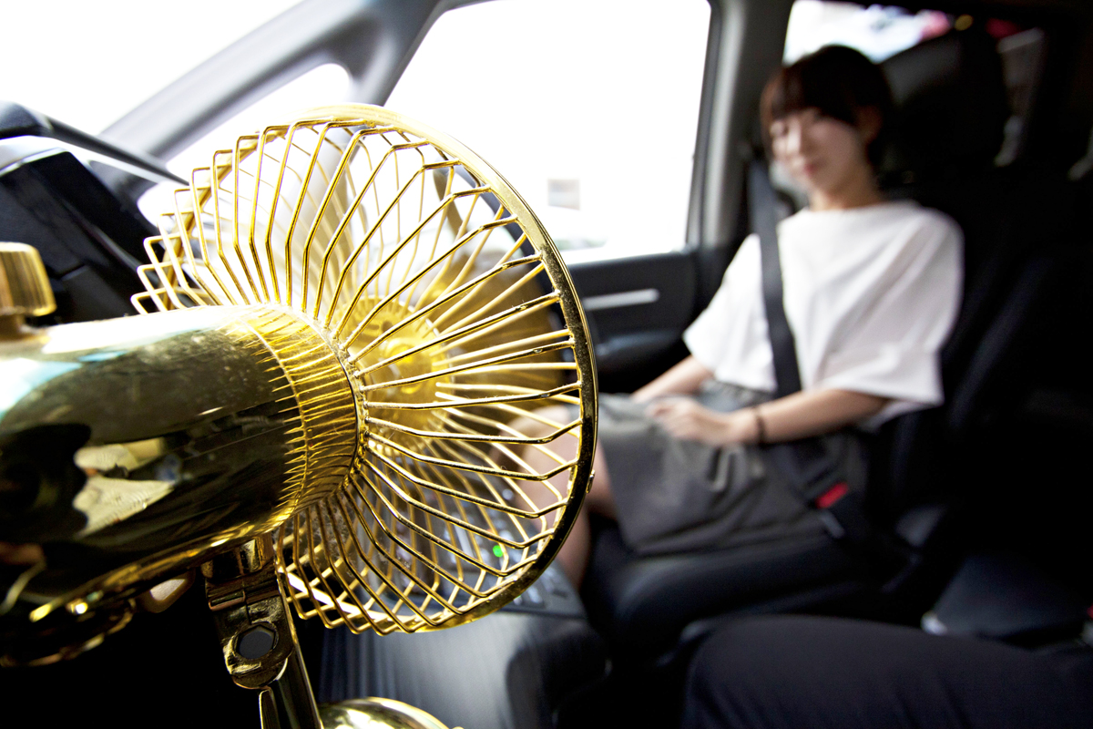 クルマ用の扇風機