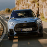 【画像】ジョンクーパーワークス譲りの走れるSUV！　MINIカントリーマンに限定200台の特別仕様車「ステートブルー」登場 〜 画像5
