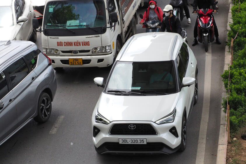 ベトナムの首都で街行くクルマを定点観測！　日本車だと定番トヨタはもちろん「三菱」「マツダ」の勢いがスゴイ!!