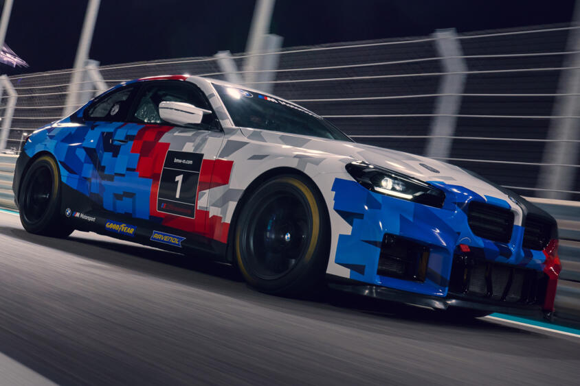BMWの新しいレーシングカーはあえての直４！　「M2 Racing」が国内販売を開始