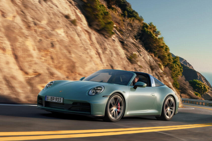 ポルシェ911に待望の新｢４S｣シリーズがついに登場！　クーペ・カブリオレ・タルガともに予約受注開始