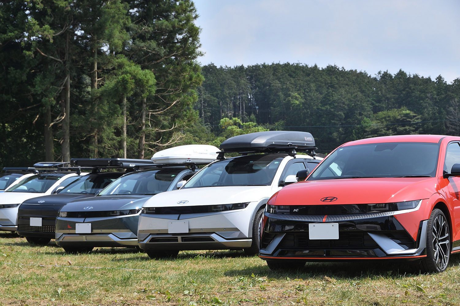火もガスもいらない“オール電化キャンプ”が楽しすぎる！　EVオーナーのキャンプイベント「EV SUMMER CAMP 2025」開催 〜 画像1