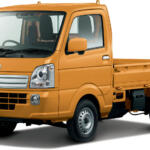 【画像】スズキの働く軽トラ＆バンに鮮やか新色！　キャリイ＆エブリイ４車種に初採用のツールオレンジ＆アイビーグリーン追加 〜 画像1