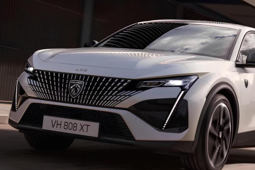 48Vマイルドハイブリッドシステムで燃費と走行性能が爆上がり！　 新型プジョー408GTハイブリッドと100台の限定モデル「セレニウムエディション」が登場