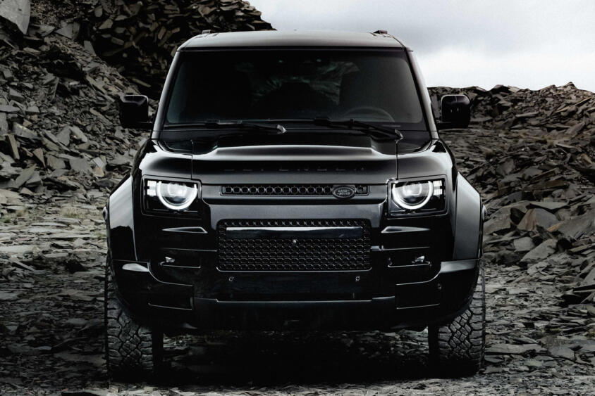 ランドローバー・ディフェンダーが初のマイナーチェンジ！　モデル初のPHEVと最強グレード「DEFENDER OCTA BLACK」が誕生