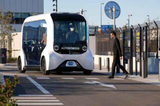 日本で完全自動運転バスが広まらないワケ