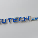 【画像】15インチホイール装備のスタイリッシュなエクステリアと室内防水シートの実用的なインテリア！　日産キャラバンに仕事も遊びもこなす新グレード「オーテックライン」を追加 〜 画像5