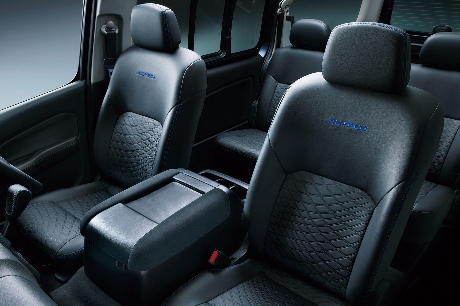 日産キャラバン・オーテックラインの防水シート