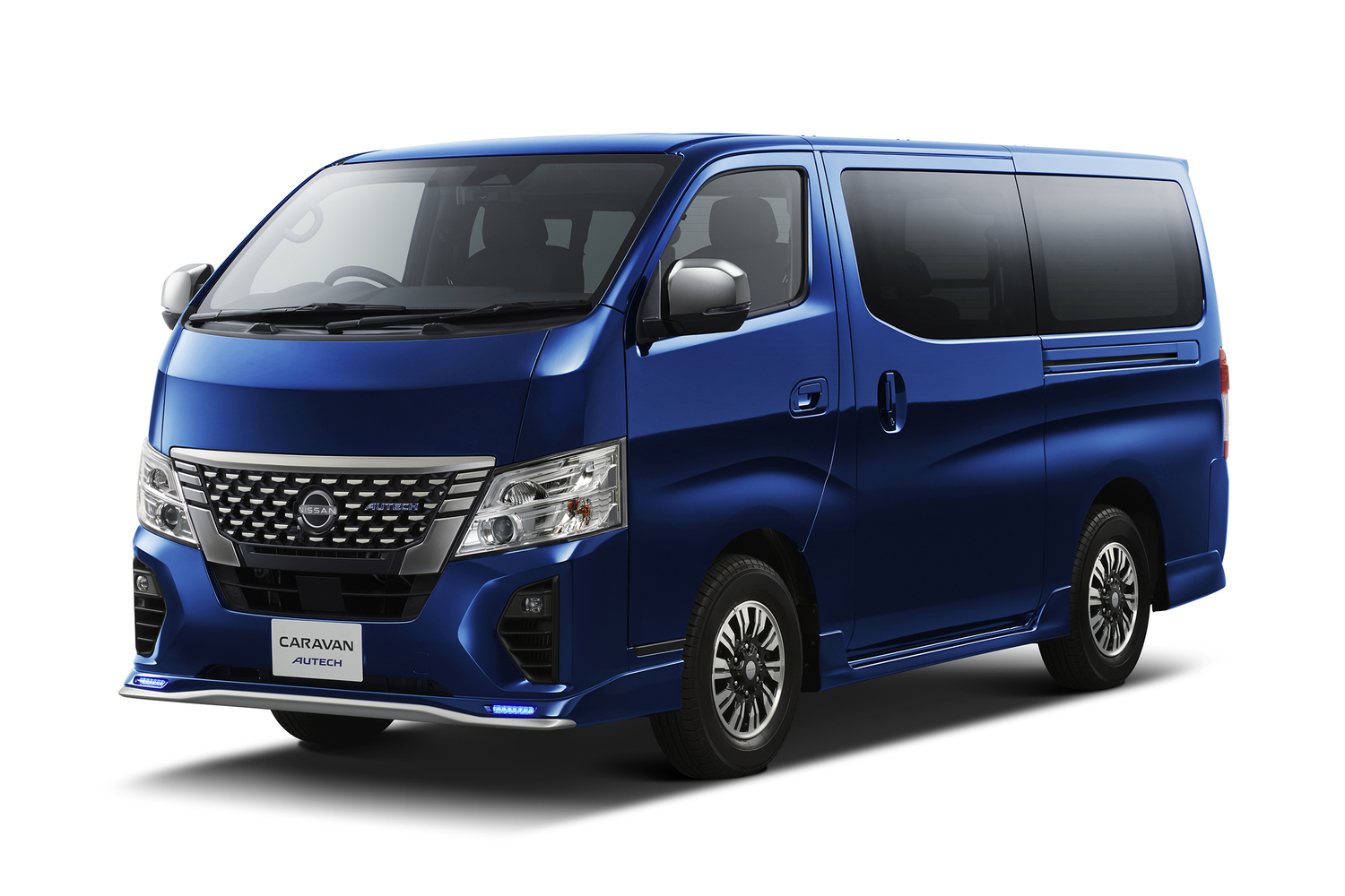 日産「キャラバン オーテックライン プラス」のフロントスタイル