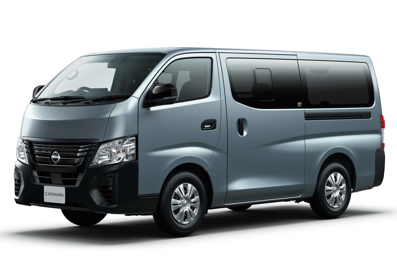 日産「キャラバン プレミアムGX Outdoor Black Edition」のフロントスタイル