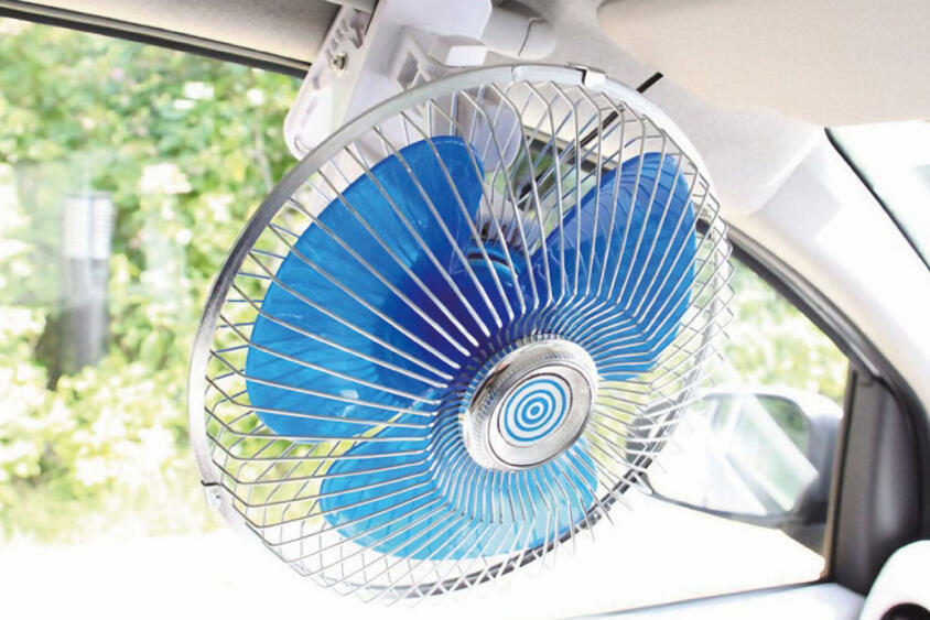 当然エアコンが付いているのになぜ？　いまトラックドライバーが車内で「扇風機」を使うワケ