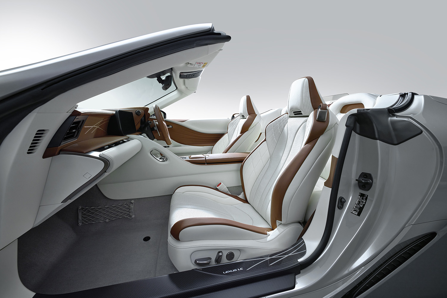 レクサスLC、特別仕様車「PINNACLE」LC500クーペ／コンバーチブルに追加 〜 画像12